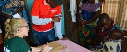 As part of the Public Health work for teenagers in Tanzania, students help local staff by collecting information of the new patients. On the Projects Abroad Public Health Internship for teenagers in Tanzania, Projects Abroad staff and students run an outreach for locals.